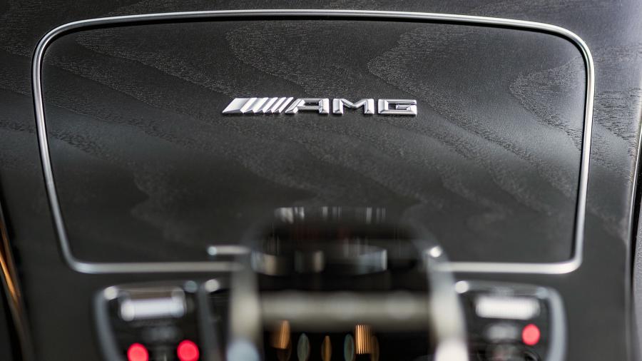 Детали интерьера Mercedes-AMG GLC63 S 4Matic+ (X253) 2017 года  (фото 72 из 80)